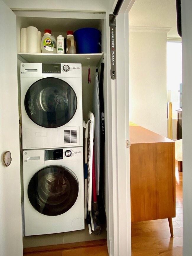 Building Photo - 88 Morgan St