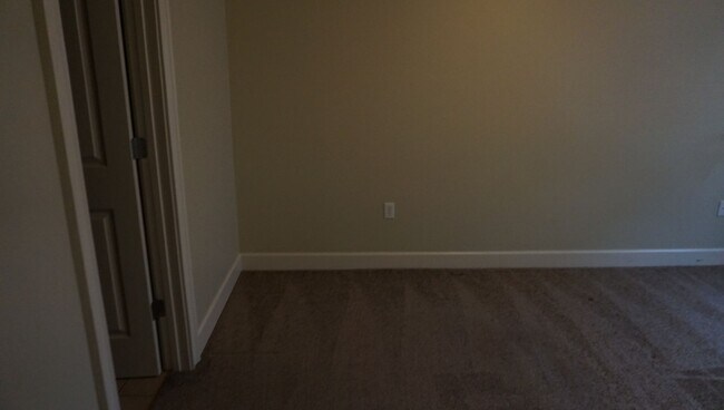 Building Photo - 3406FBarack