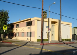 Building Photo - 5245 Bakman Ave.