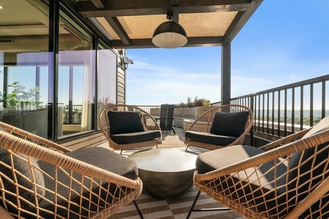 Deck 1 - Juliette Apartments