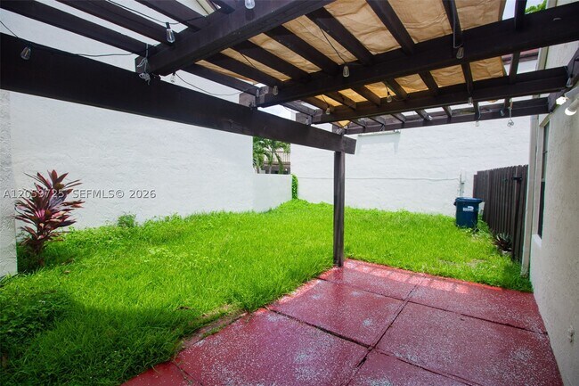 Building Photo - 10085 NW 6th Terrace