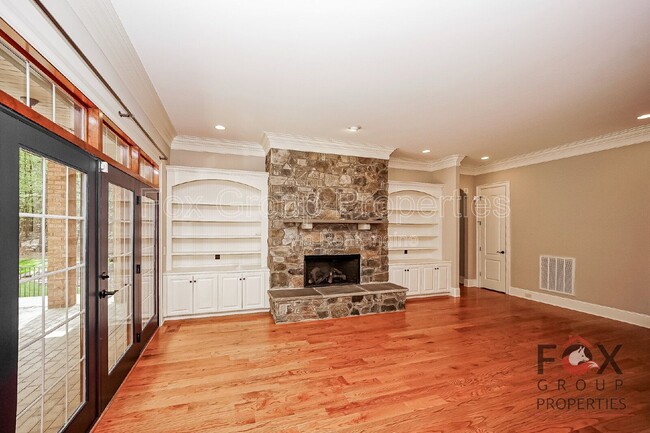 Building Photo - 143 Greenbay Rd