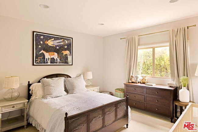 Building Photo - 4822 Valjean Ave