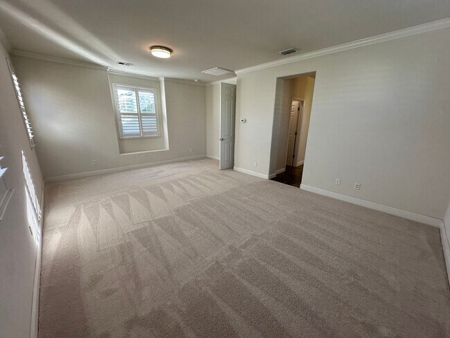 Building Photo - Beaitiful 4 Bedroom, 2.5 Bath Mountain Hou...