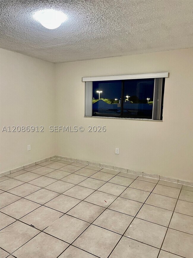 Building Photo - 5825 W 25th Ct