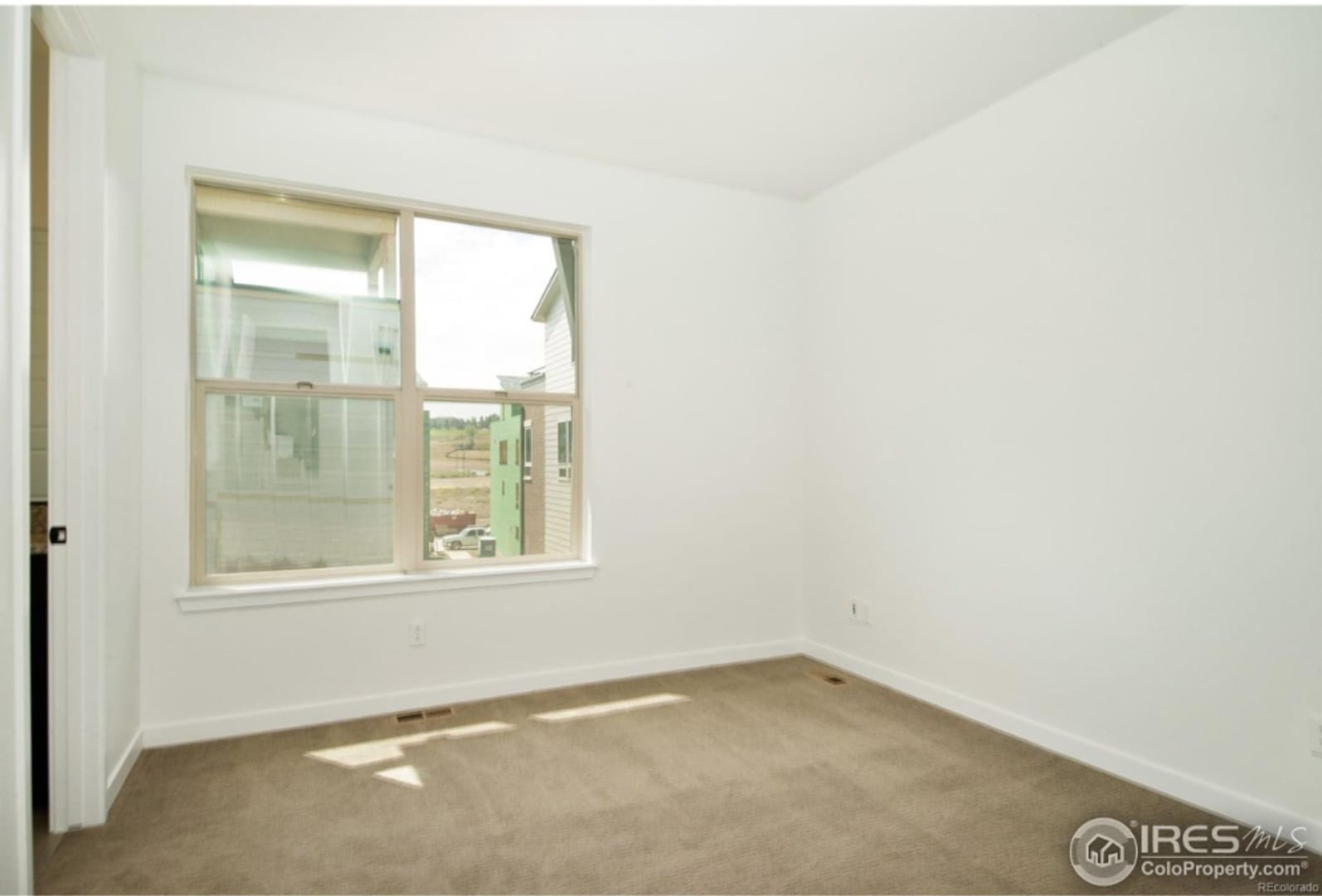 Building Photo - 523 Primrose Ln