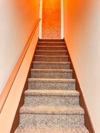 Building Photo - 121 Newton St