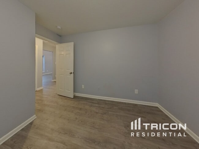 Building Photo - 10429 Hugue Way