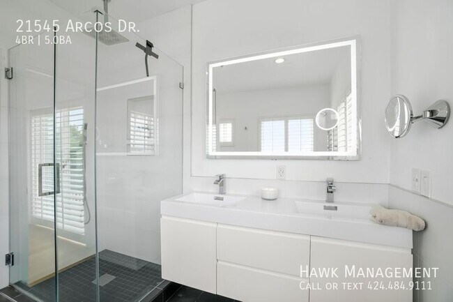 Building Photo - 21545 Arcos Dr