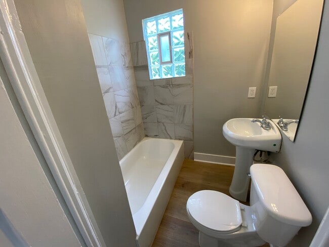 Building Photo - Fully Remodeled House!