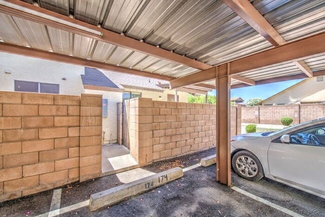 Building Photo - Beautiful 2 Bedroom Condo in Gilbert