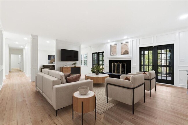 Building Photo - 125 River Park Dr