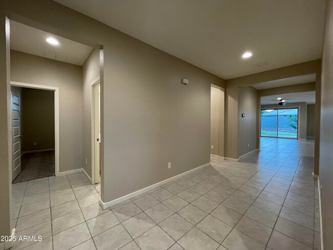 Building Photo - 735 W Micanopy Trl.