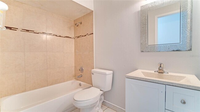 Building Photo - 637 Mesilla Dr