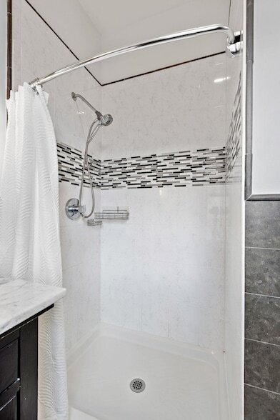 Building Photo - 234 10th St