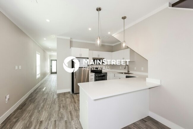 Building Photo - 3 Bedroom Pet-Friendly Home in Dallas, TX with Main Street Renewal