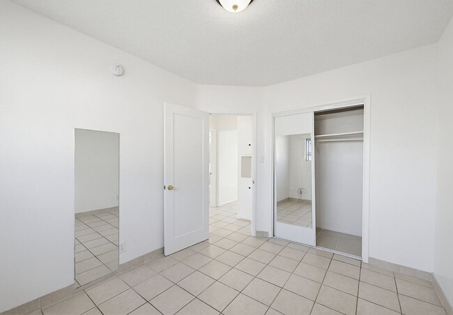 Building Photo - 1224 Normandie Ave