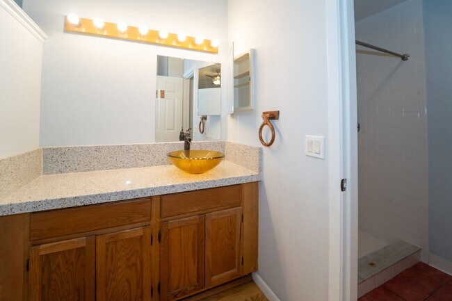 Building Photo - Comfortable Condo Living in St. Augustine Shores