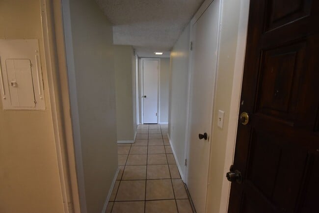 Building Photo - 2 Bed/2 Bath, 2nd Floor Condo at Marbeya C...