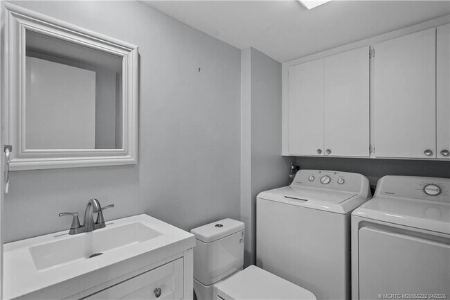 Building Photo - 3579 SW Sunset Trace Cir