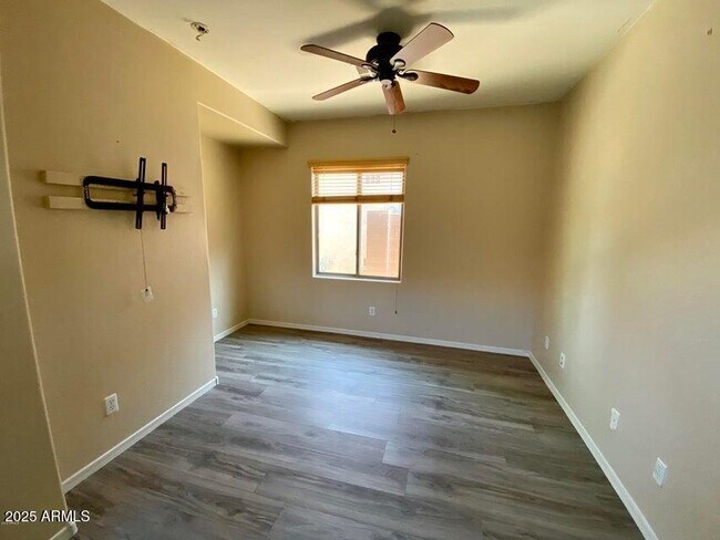 Building Photo - 2127 W Maya Way