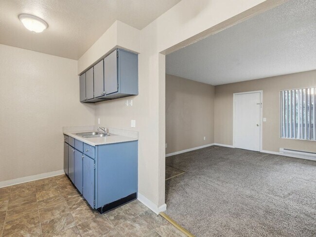 Building Photo - 1505 S Woodland Ave