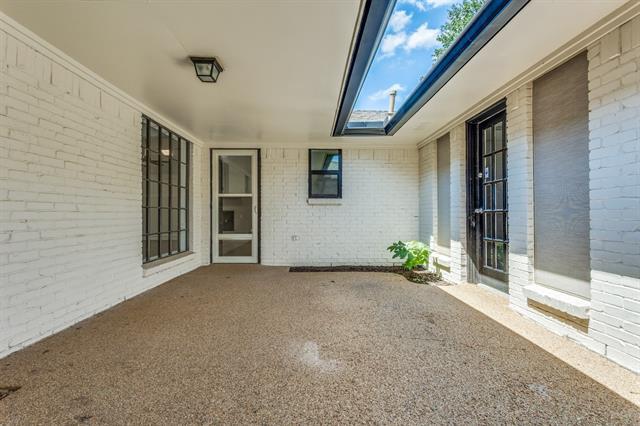 Building Photo - 3840 Silverstone Dr