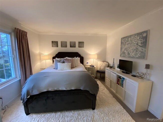 Building Photo - 662 Purdy St