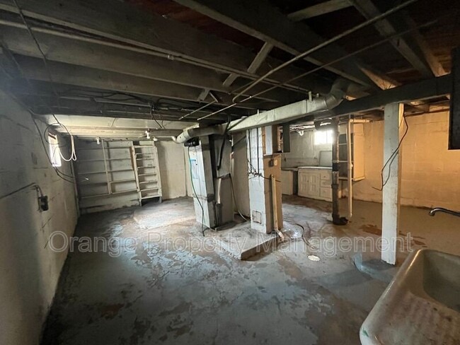 Building Photo - 5723 N 33rd Ave