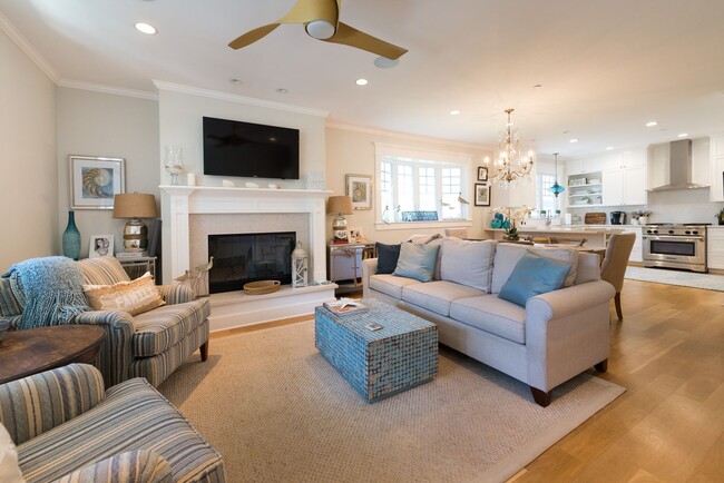 Building Photo - Four-bedroom home in the heart of the Village, offered furnished long-term lease. Ideally located...