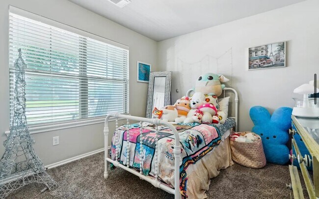 Building Photo - 19217 Bajo Dr