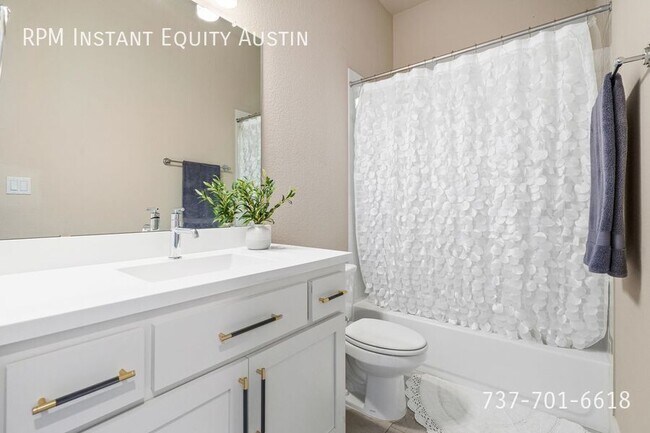 Building Photo - 424 Sitlington Ln