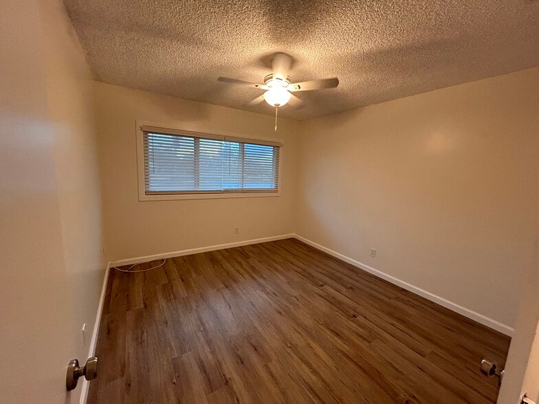 Building Photo - 701 S Osage Ave