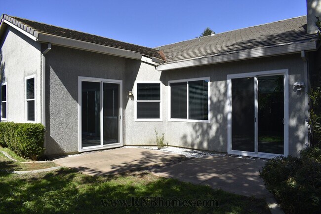 Building Photo - 160 Jarvis Cir