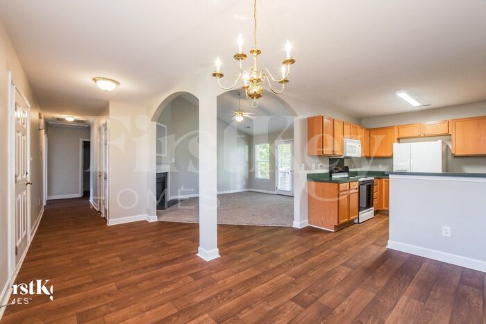 Building Photo - 7224 Pompano Pl