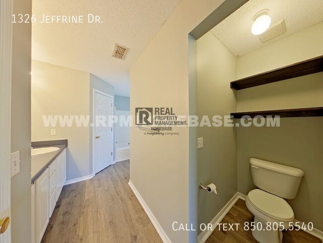 Building Photo - 1326 Jeffrine Dr
