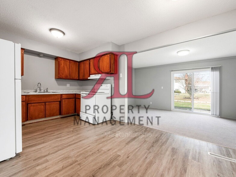 Building Photo - 5008 Carbondale Dr