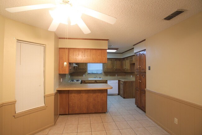 Building Photo - 3113 McDonald Rd
