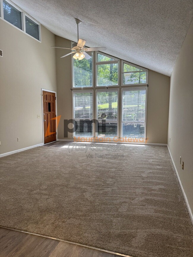 Building Photo - 82 Primrose Dr