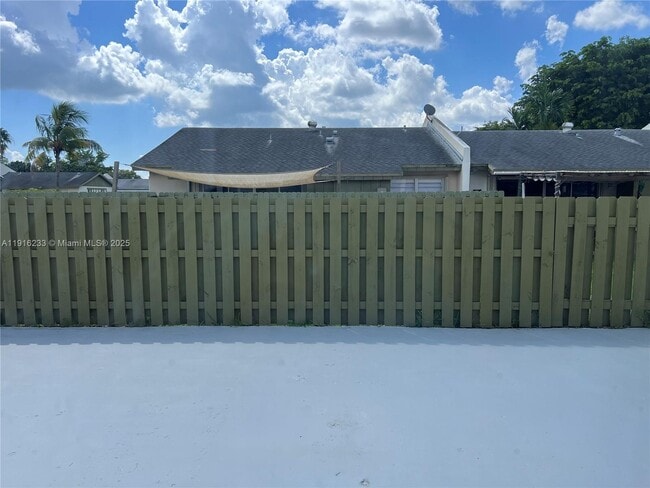 Building Photo - 12250 SW 113th Ln