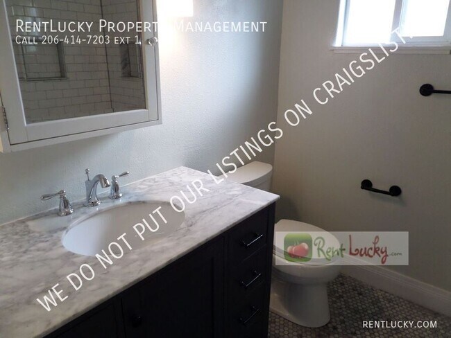 Building Photo - 821 23rd Ave