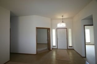 Building Photo - 3 Bed + Office - Private Master Suite - Mo...