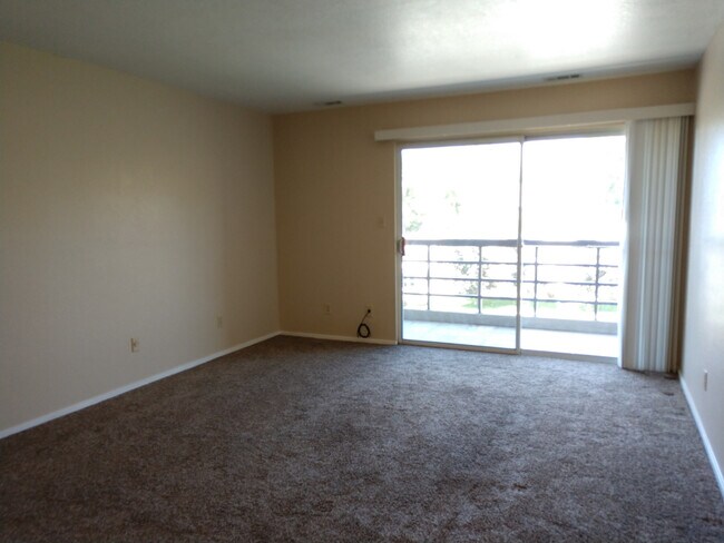 Building Photo - 207 S 600 E