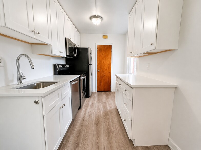 Building Photo - 35 Elberon Ave