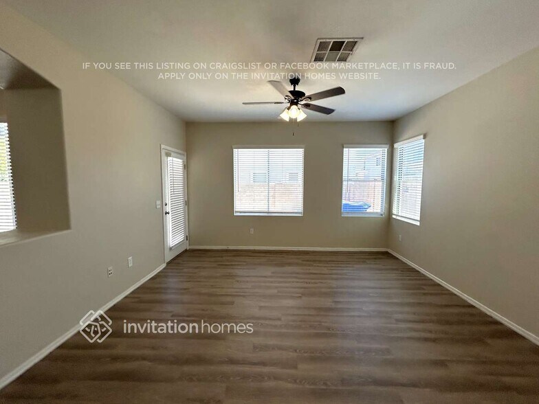 Building Photo - 7421 S 40th Ln