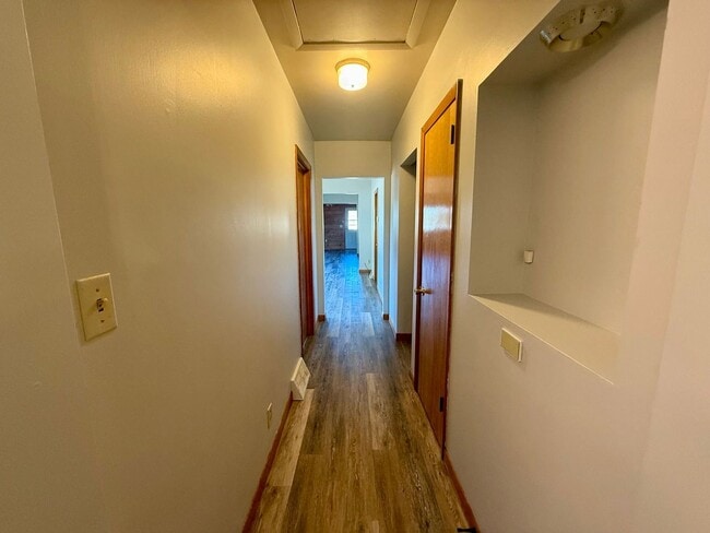 Building Photo - 3 Bed 1.5 Bath Single Family Home in Elcho - Now offering a 6 MONTH lease opportunity!