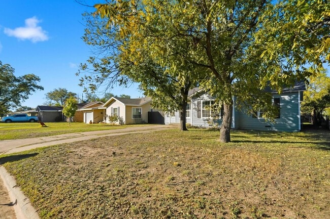 Building Photo - 2618 S 22nd St