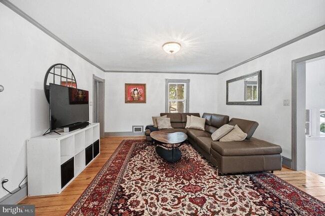 Building Photo - 11641 Glen Rd