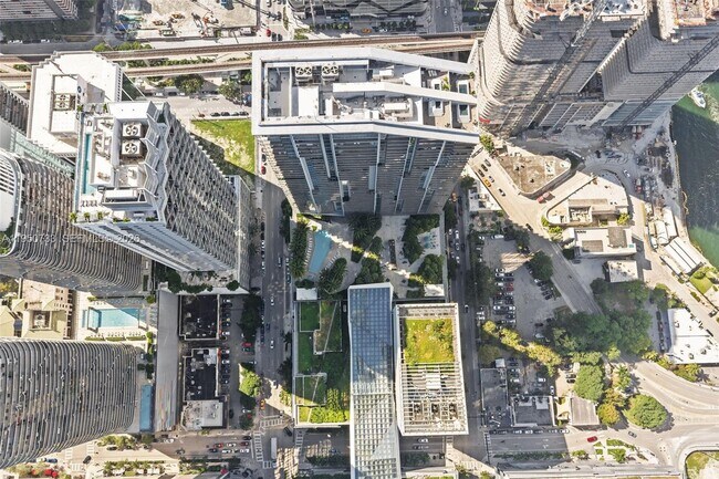 Building Photo - 88 SW 7th St