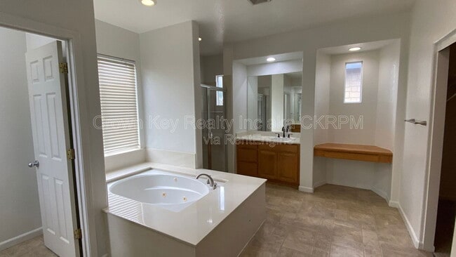 Building Photo - 2978 Jackson Ave